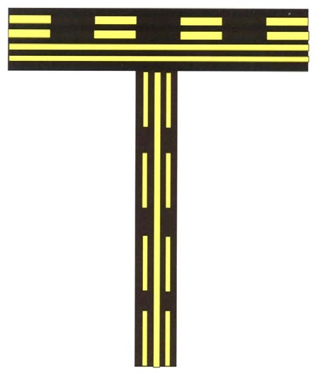A graphic depicting enhanced taxiway centerlines.