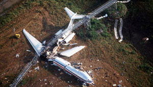 "Photo of American Airlines Flight 1420 crash scene"