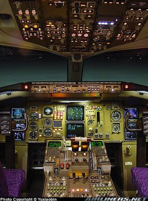 "757 cockpit at night Photo copyright Yuxiaobin - used with permission"