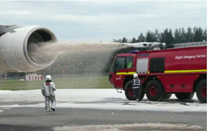 "Photo of foam being sprayed into No. 1 engine - ATSB accident report. Photo supplied by Air Accident Investigation Bureau of Singapore"