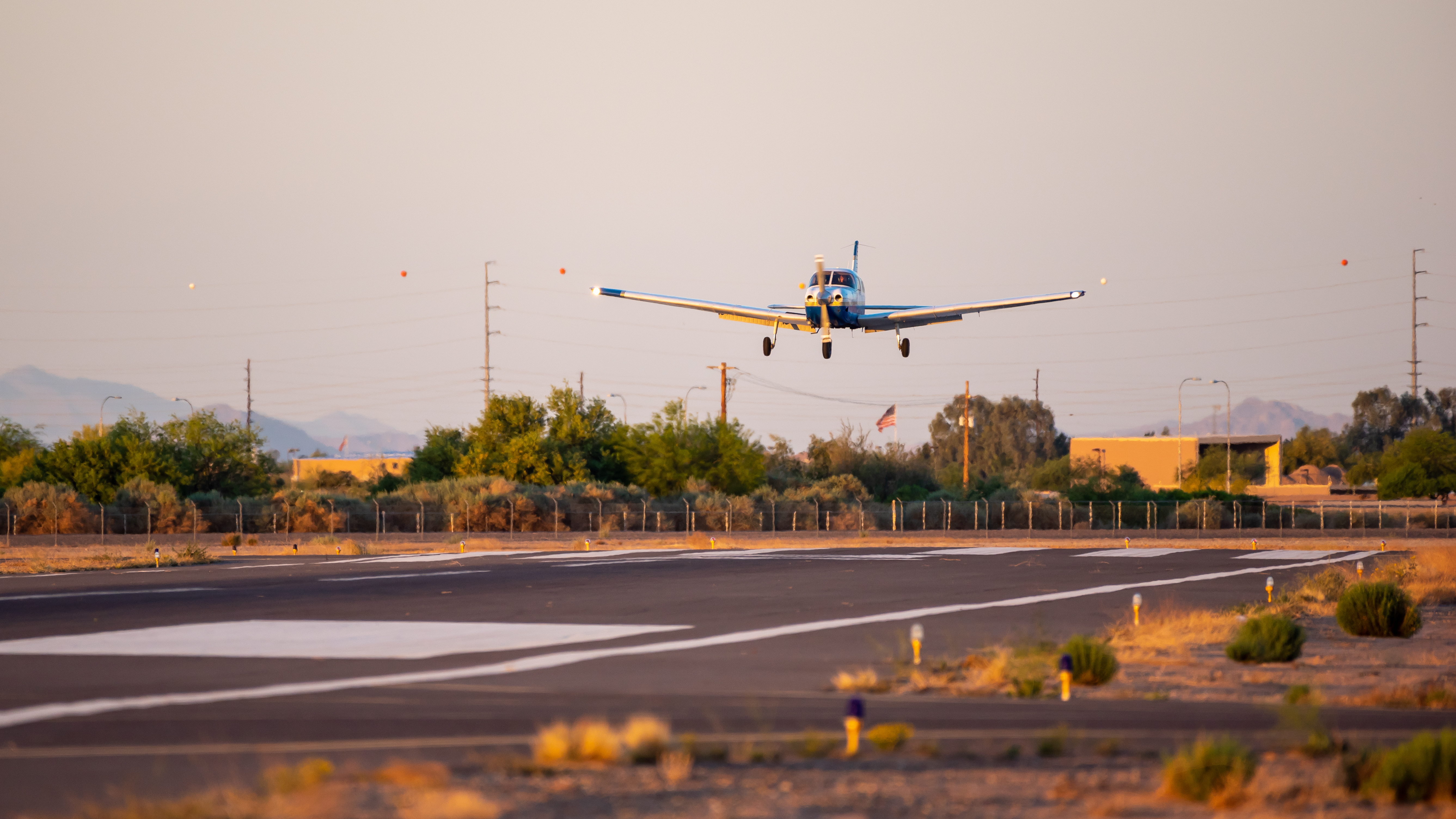 plane landing