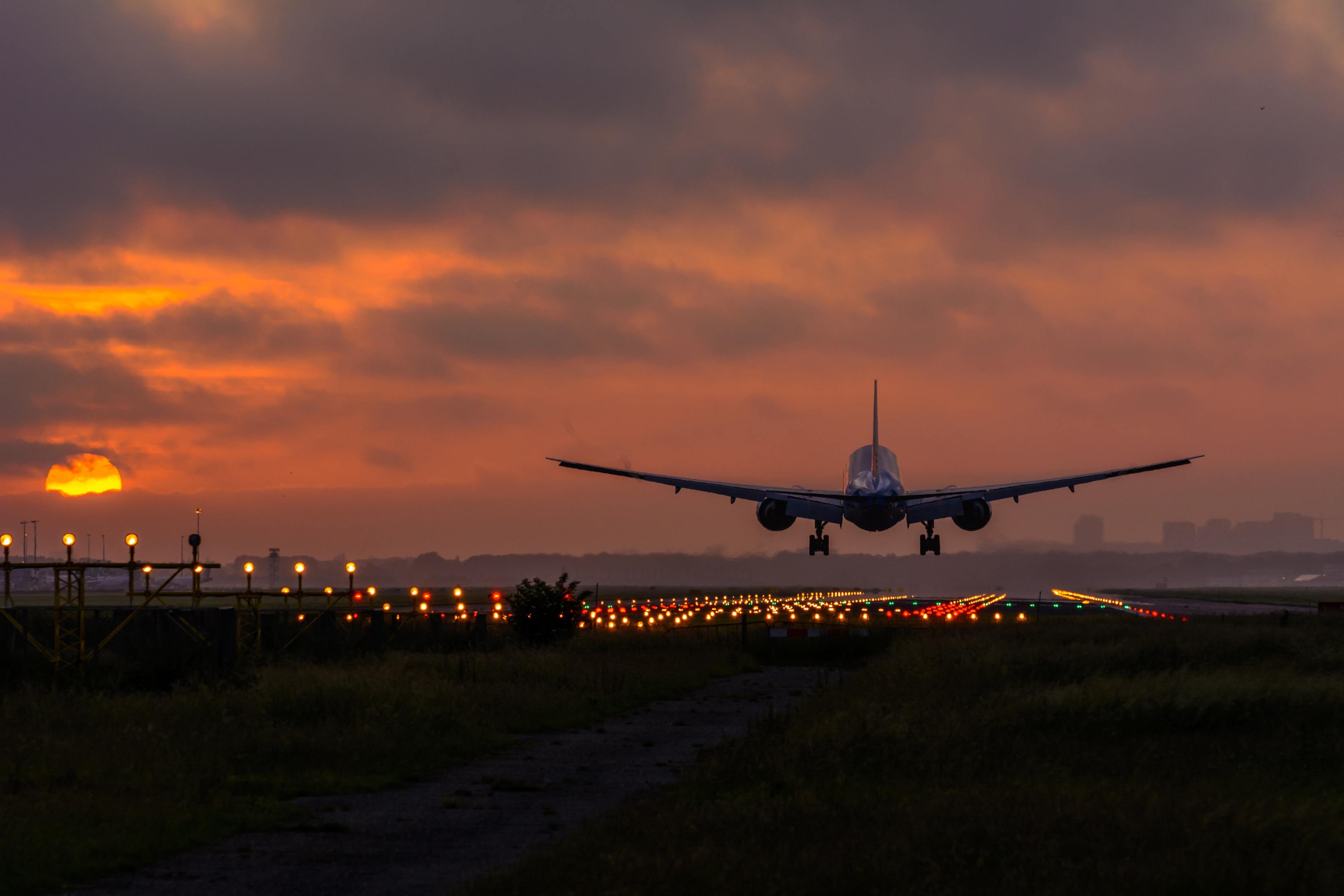 plane landing