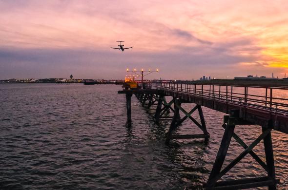 LaGuardia airport approach lights